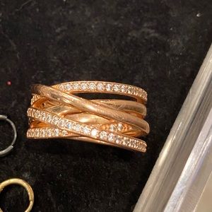 Pandora rose gold ring